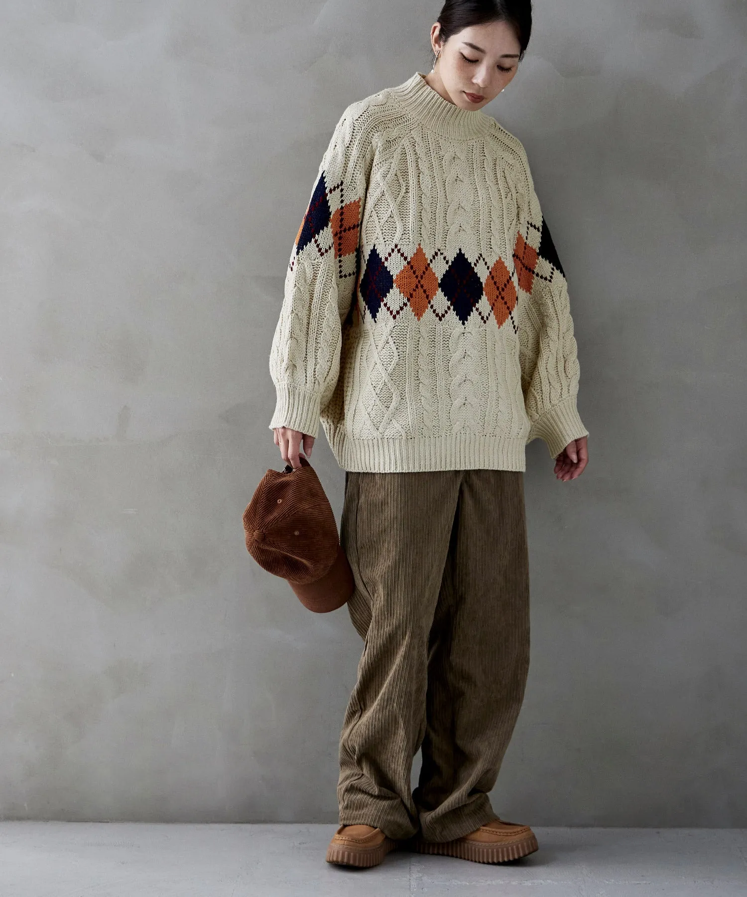 Argyle cable high-neck over knit