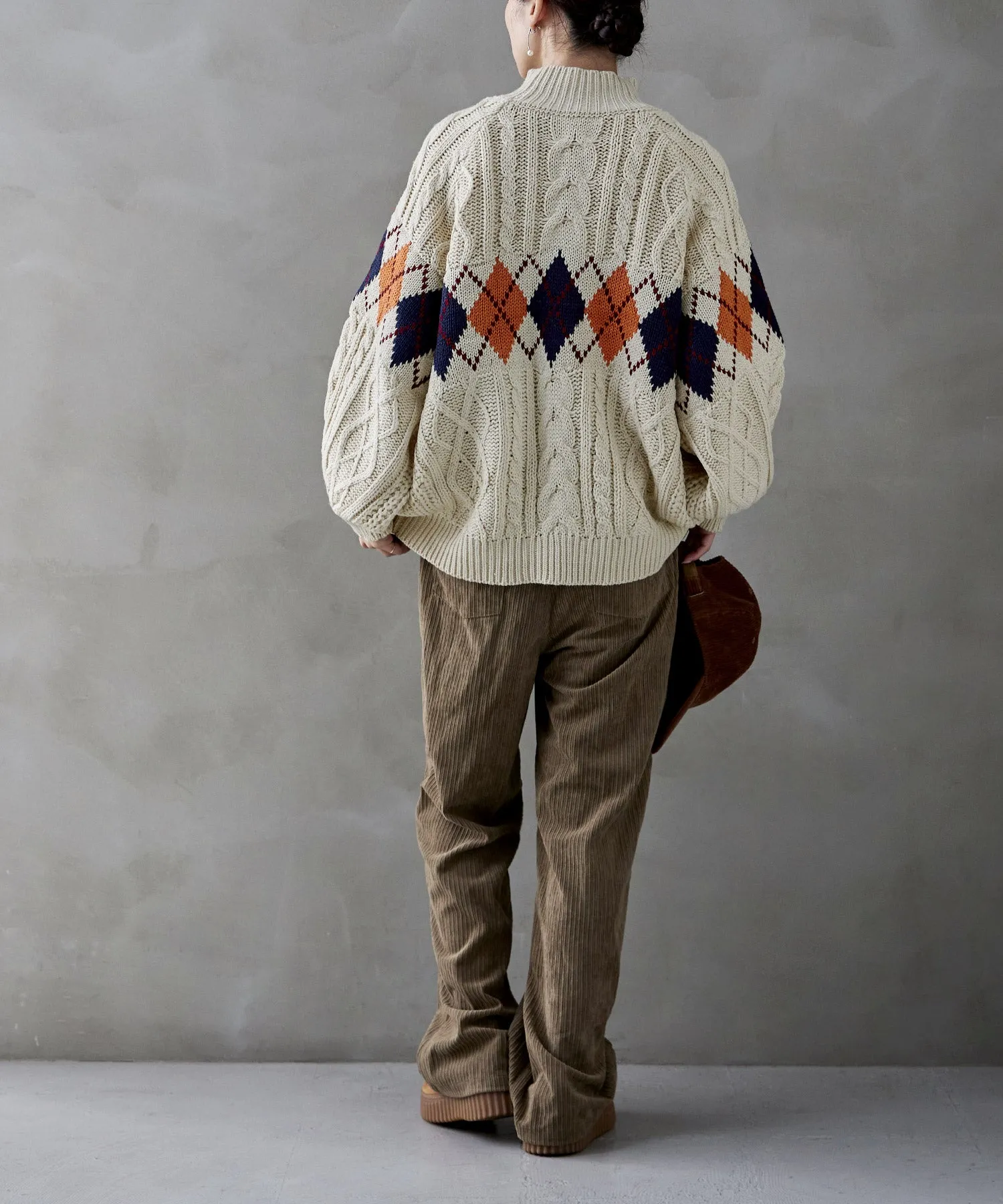 Argyle cable high-neck over knit