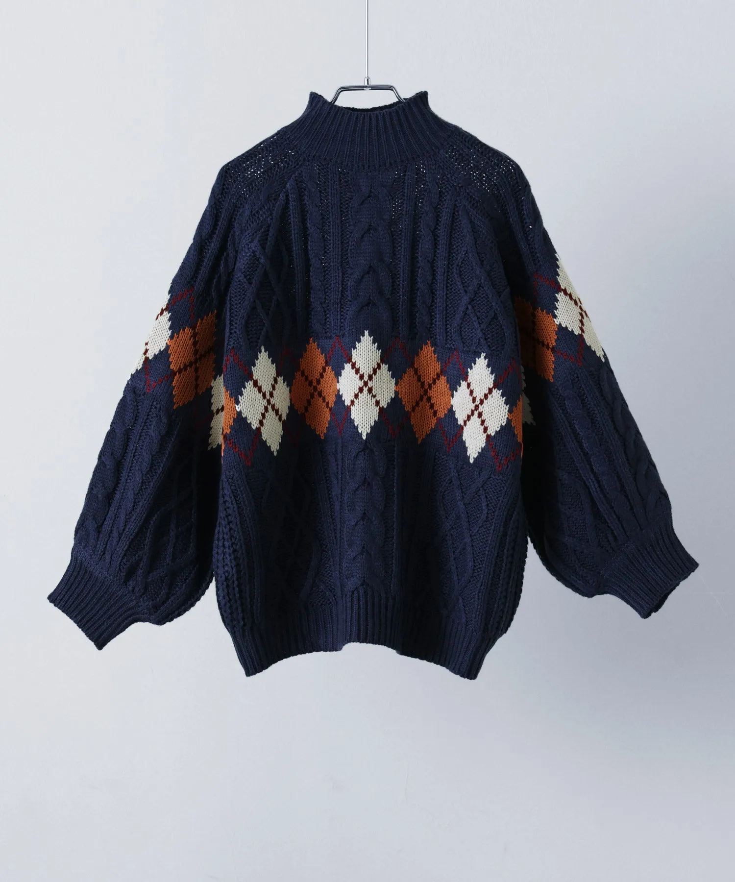 Argyle cable high-neck over knit