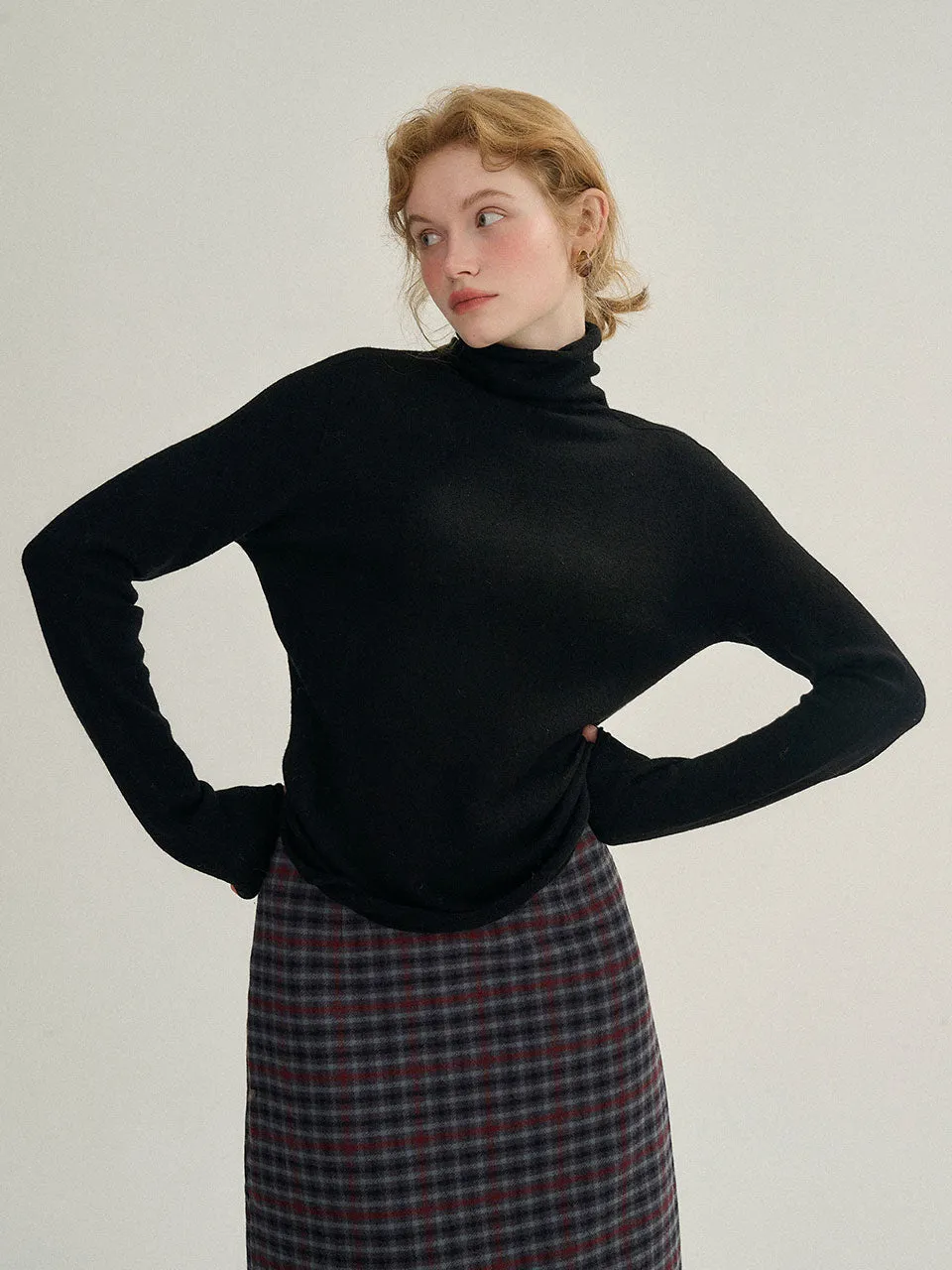 Base high-neck knit top