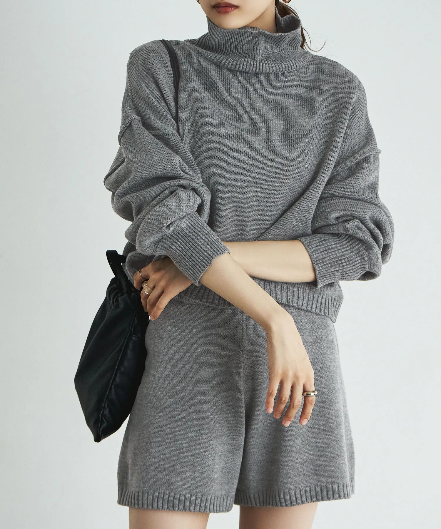 Bulky high neck knit