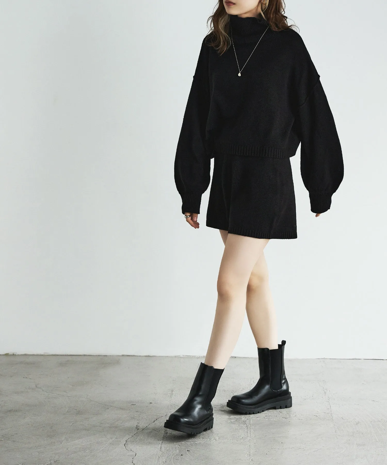 Bulky high neck knit