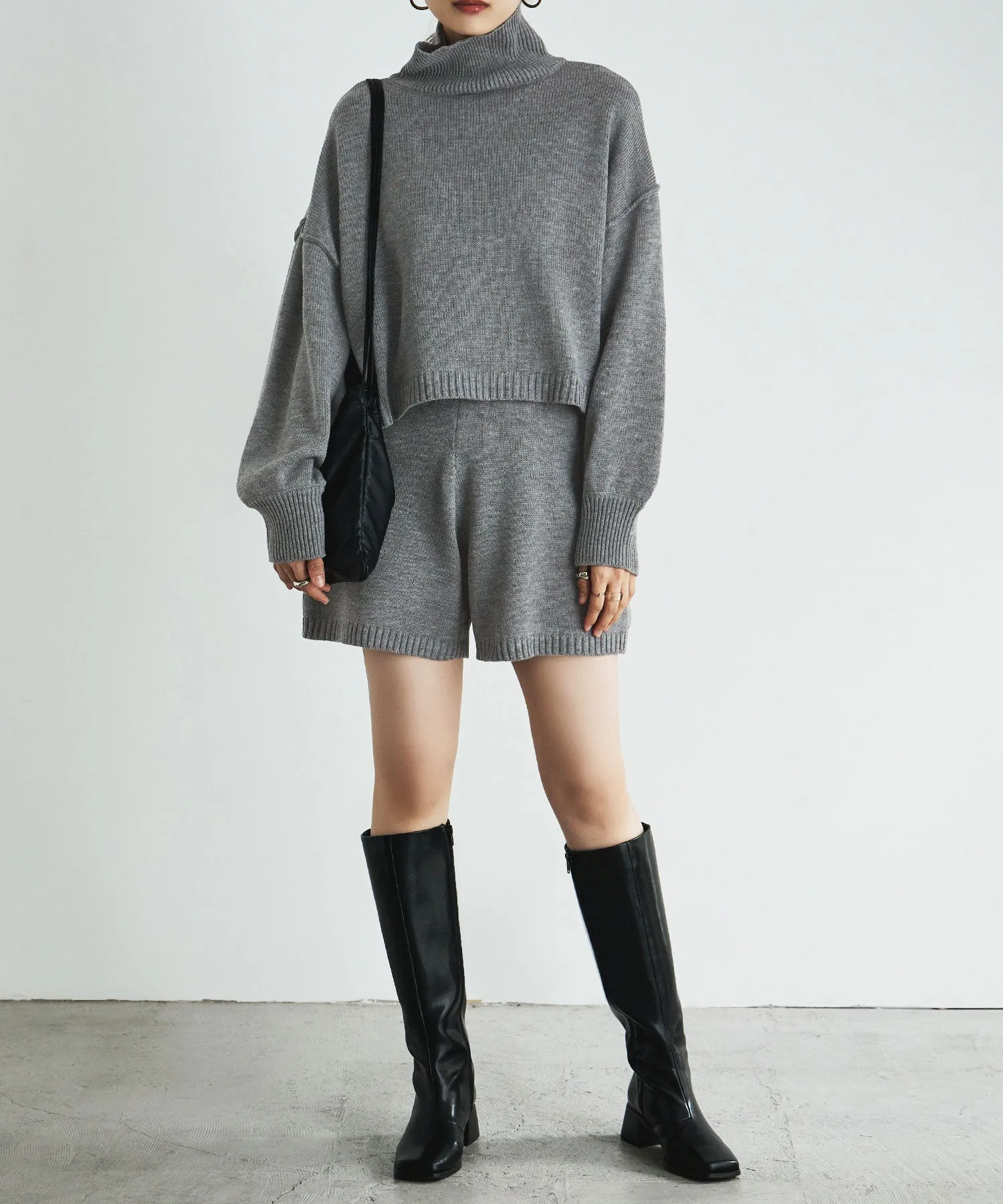 Bulky high neck knit