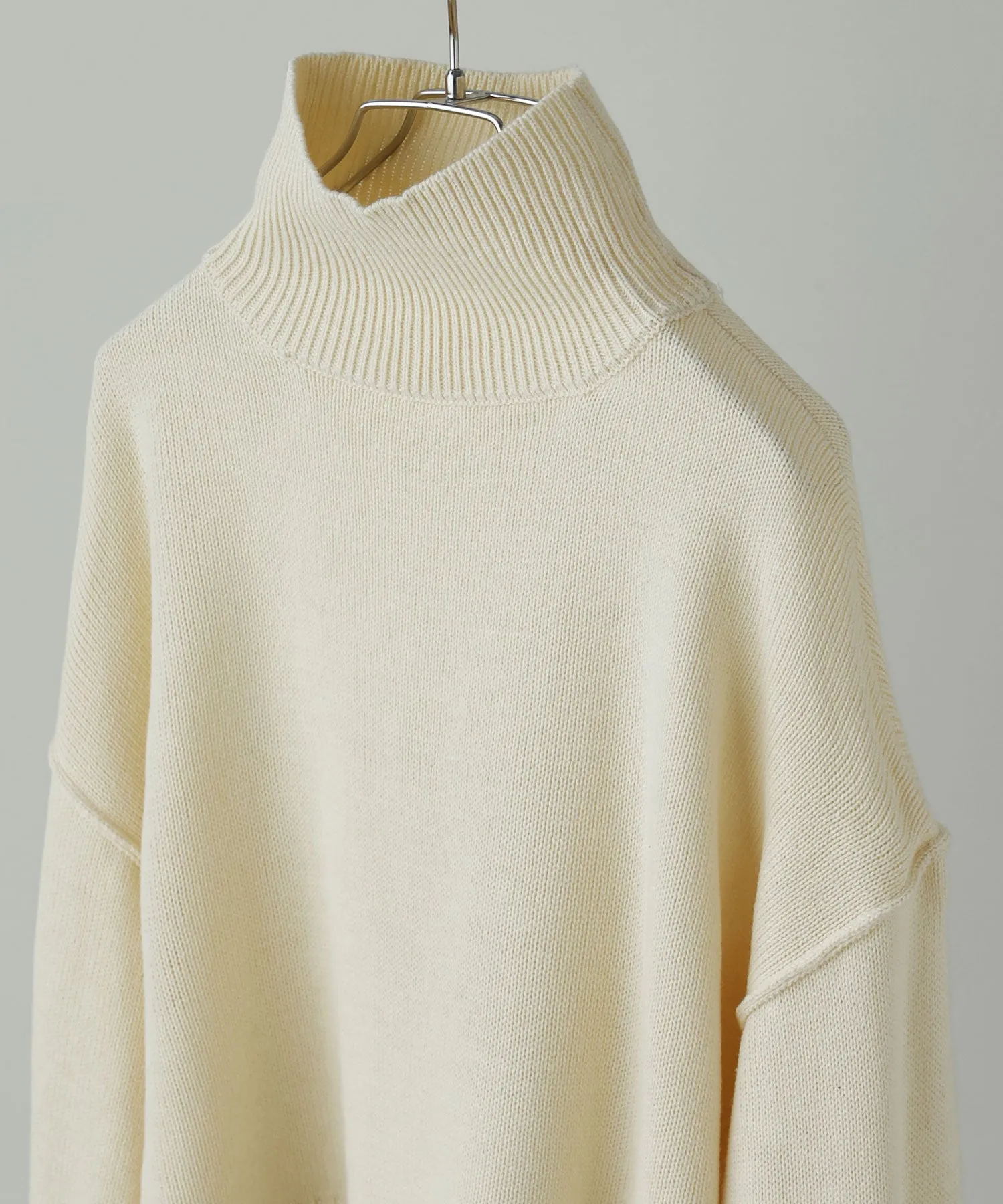 Bulky high neck knit