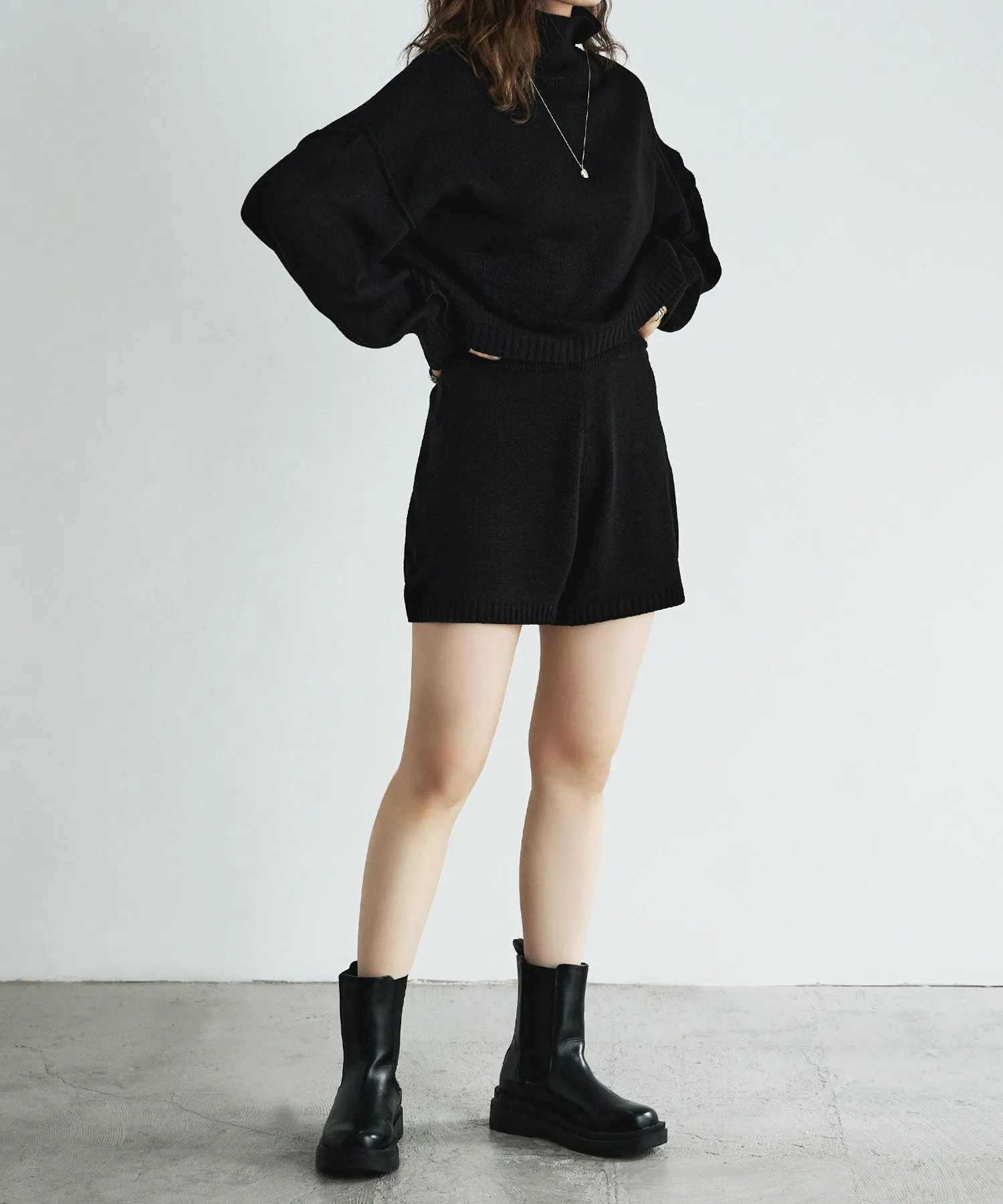 Bulky high neck knit