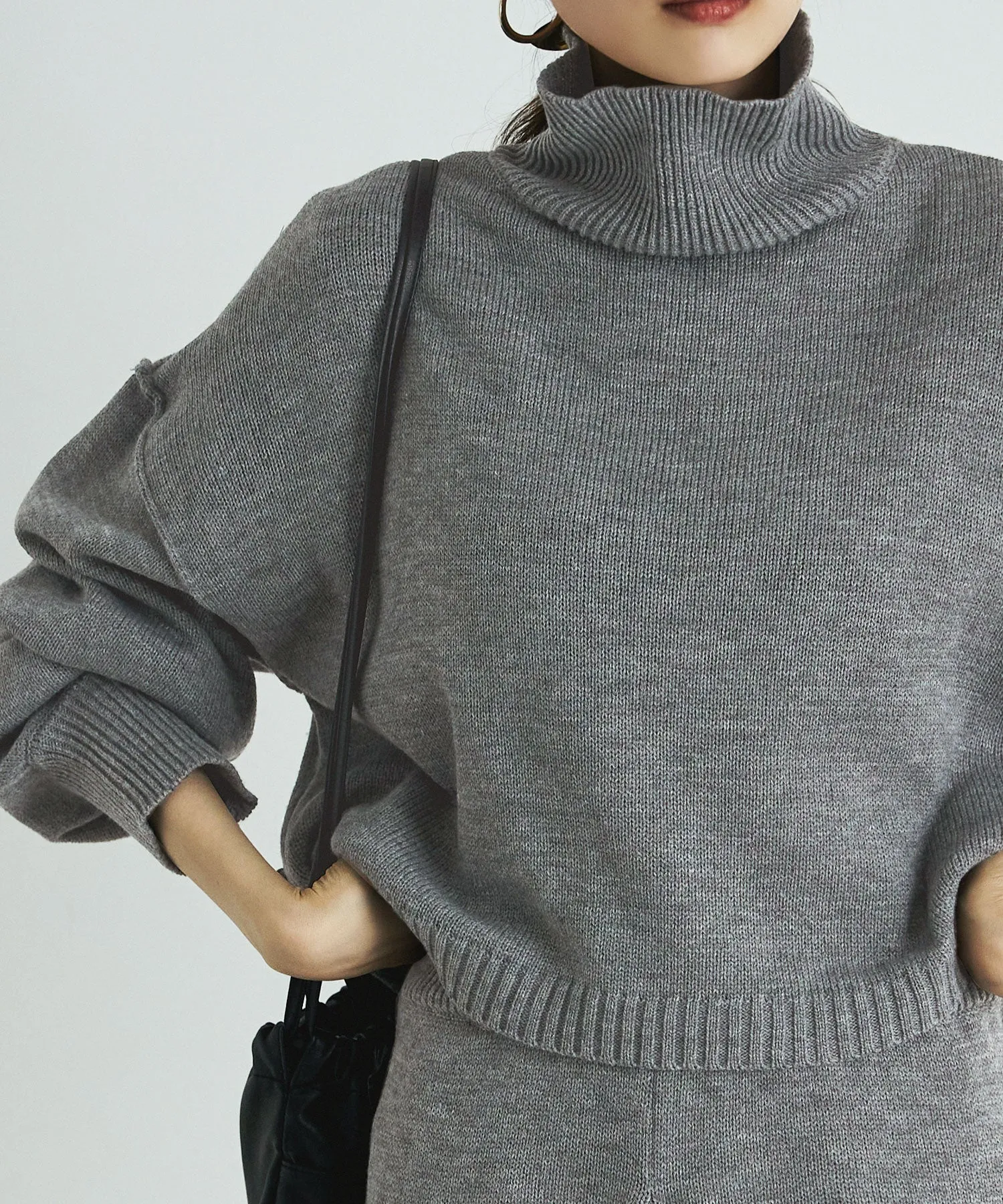 Bulky high neck knit