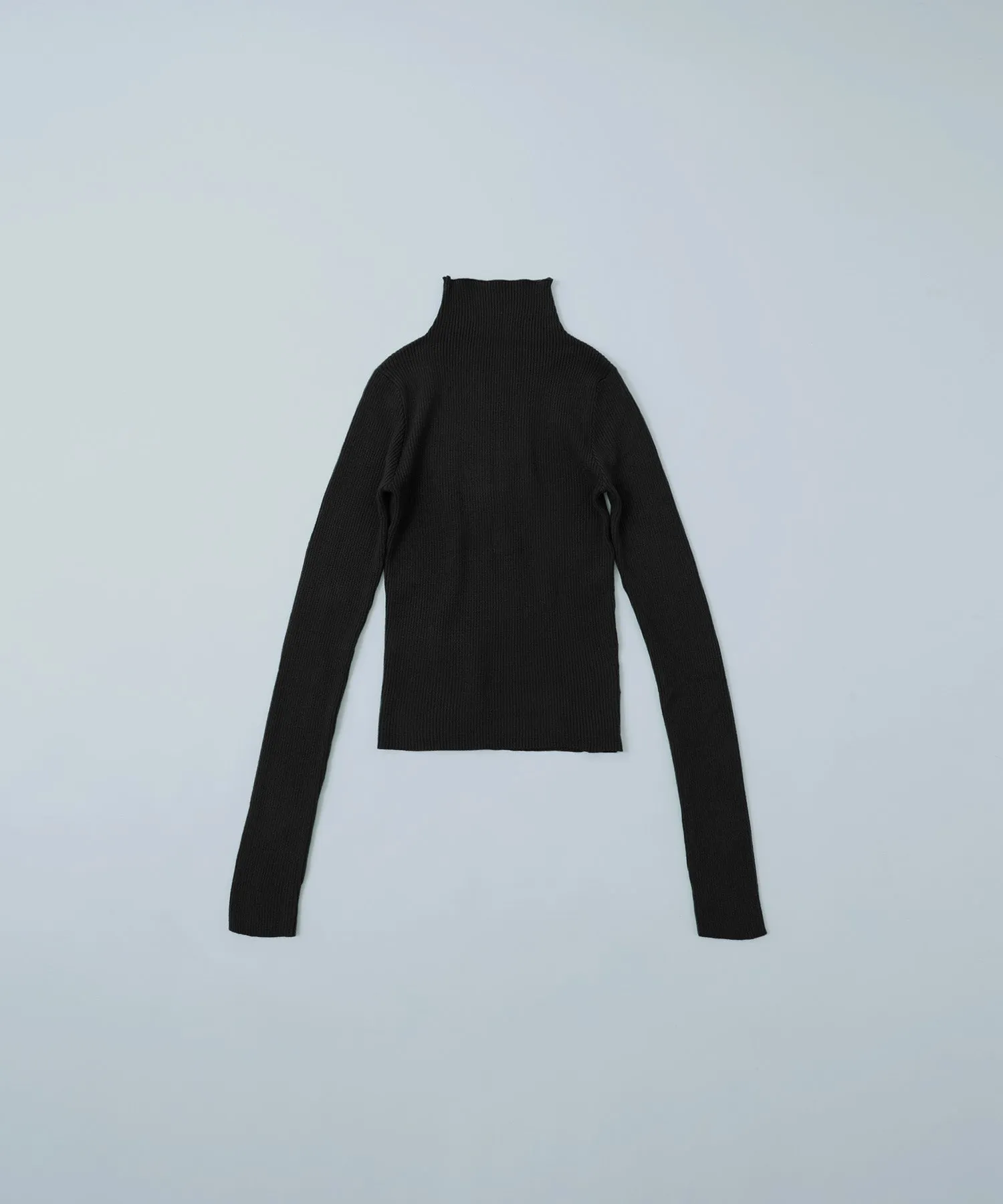 Finger hole high-neck rib knit