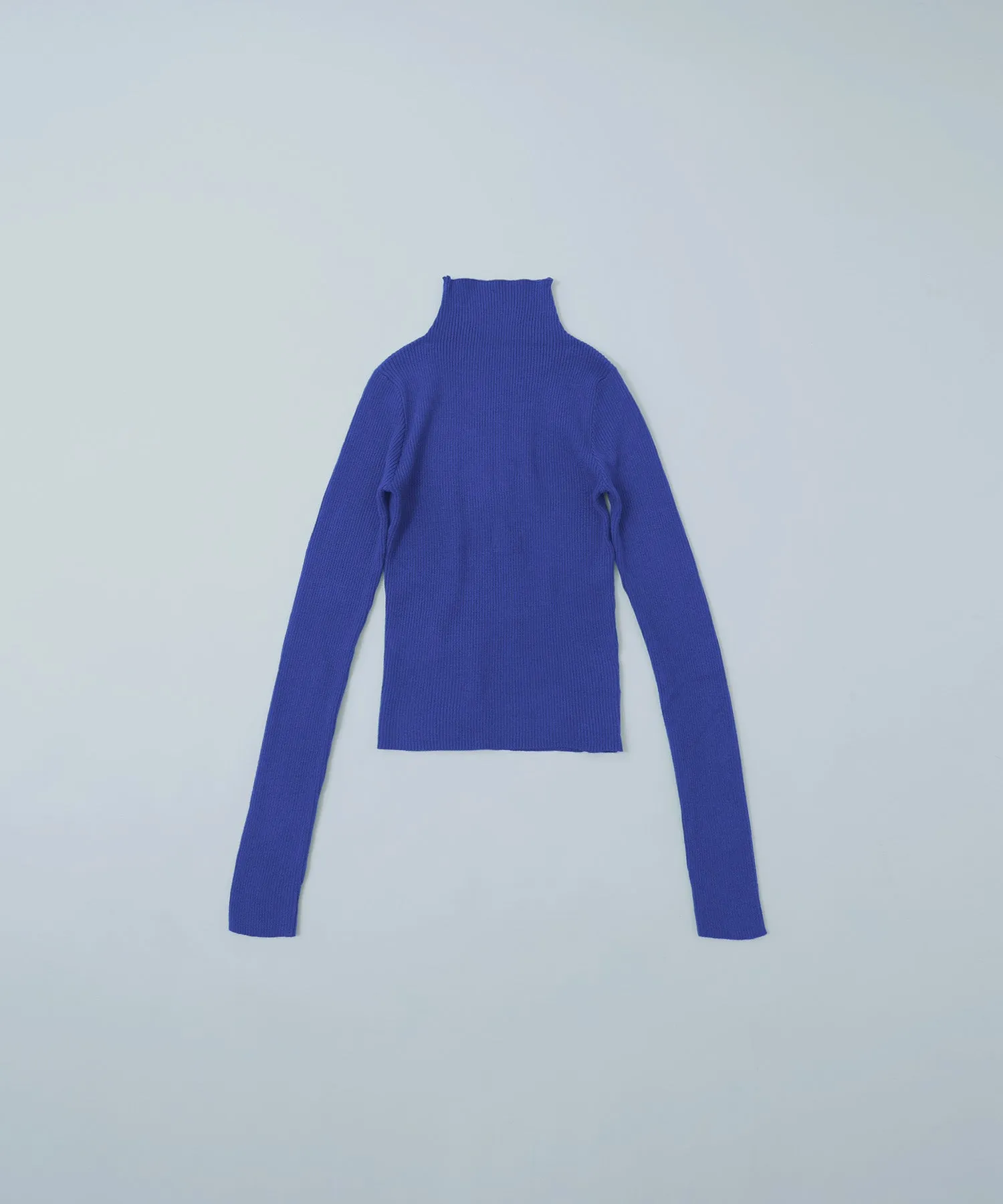 Finger hole high-neck rib knit