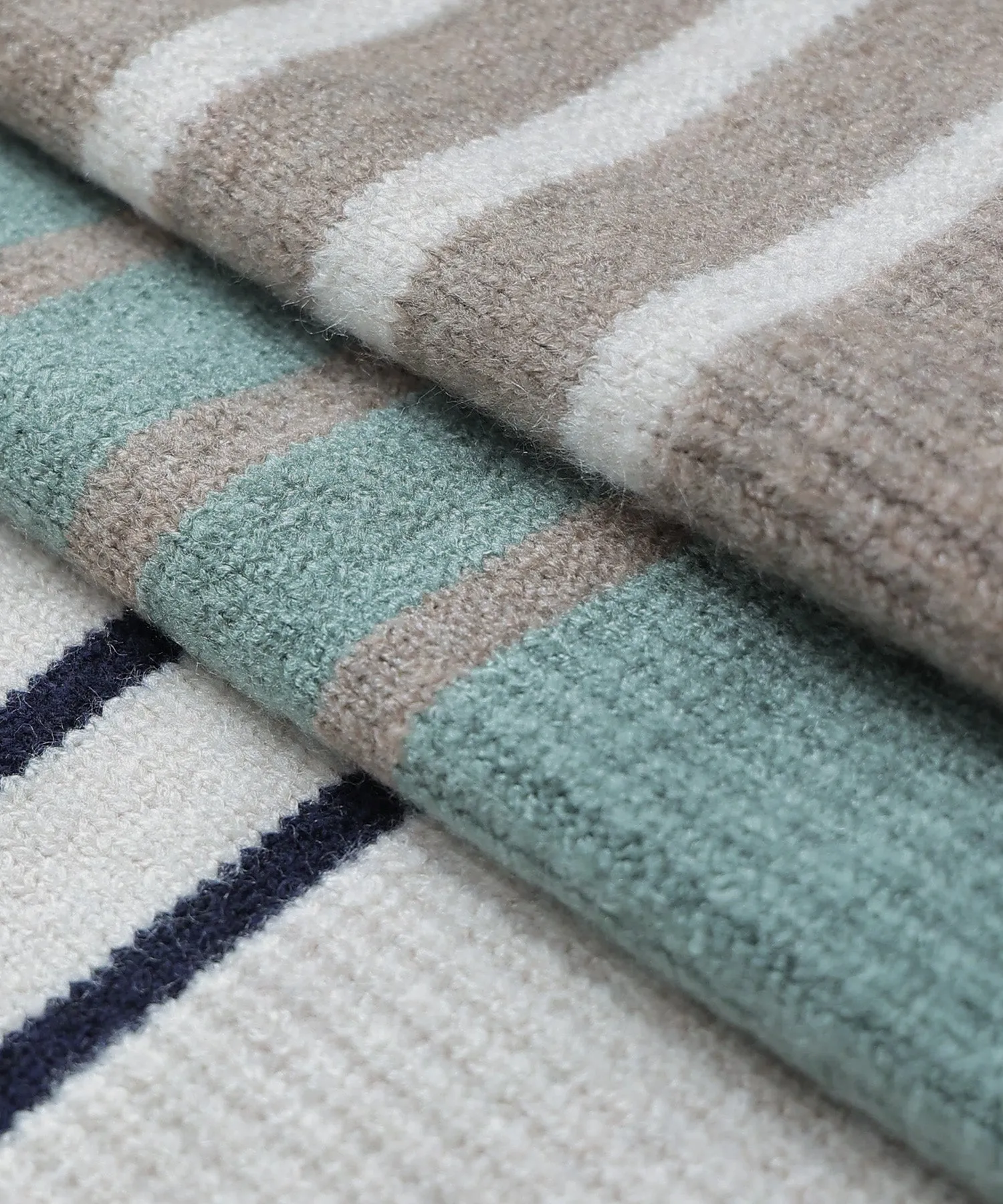 High neck border knit