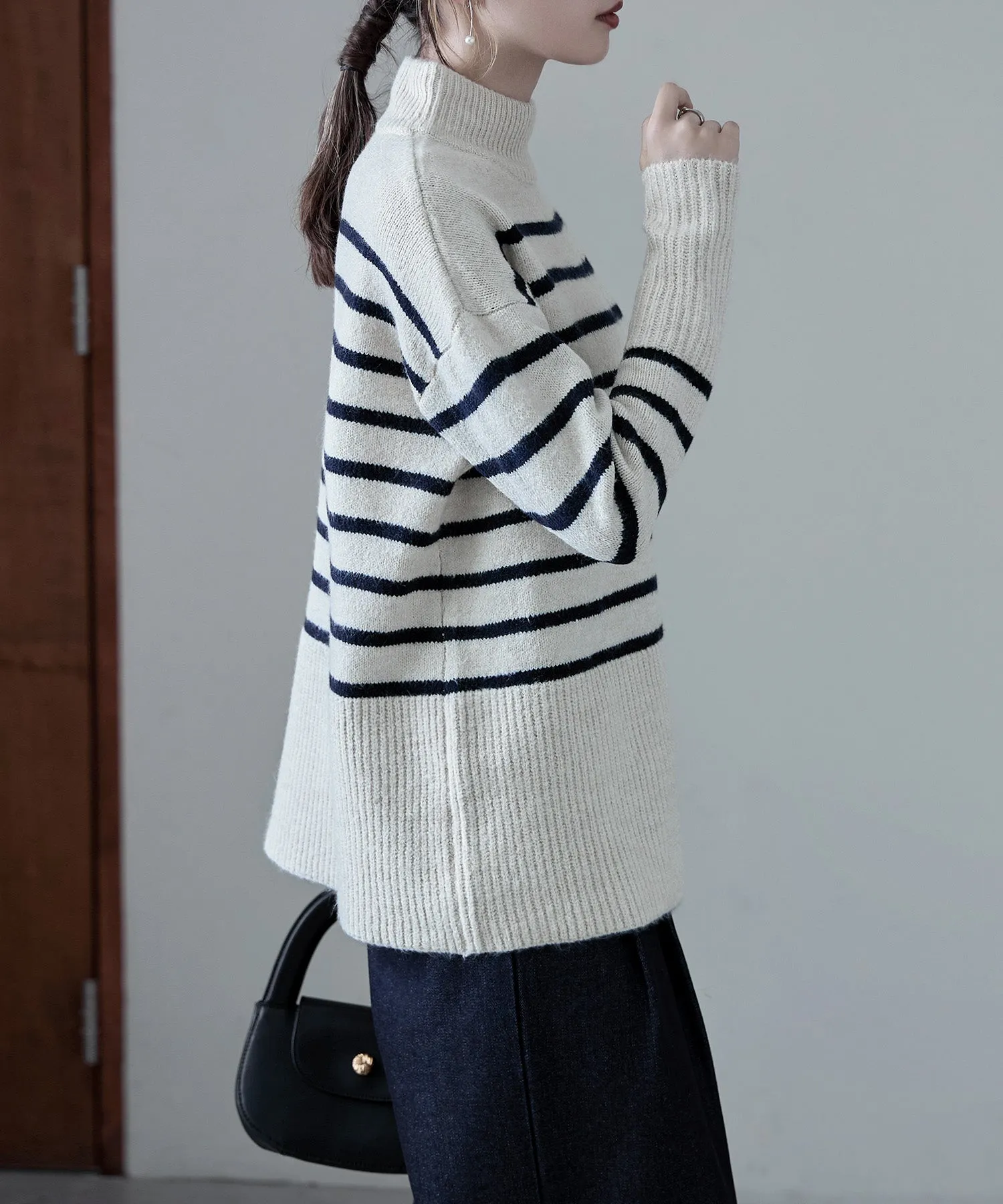 High neck border knit