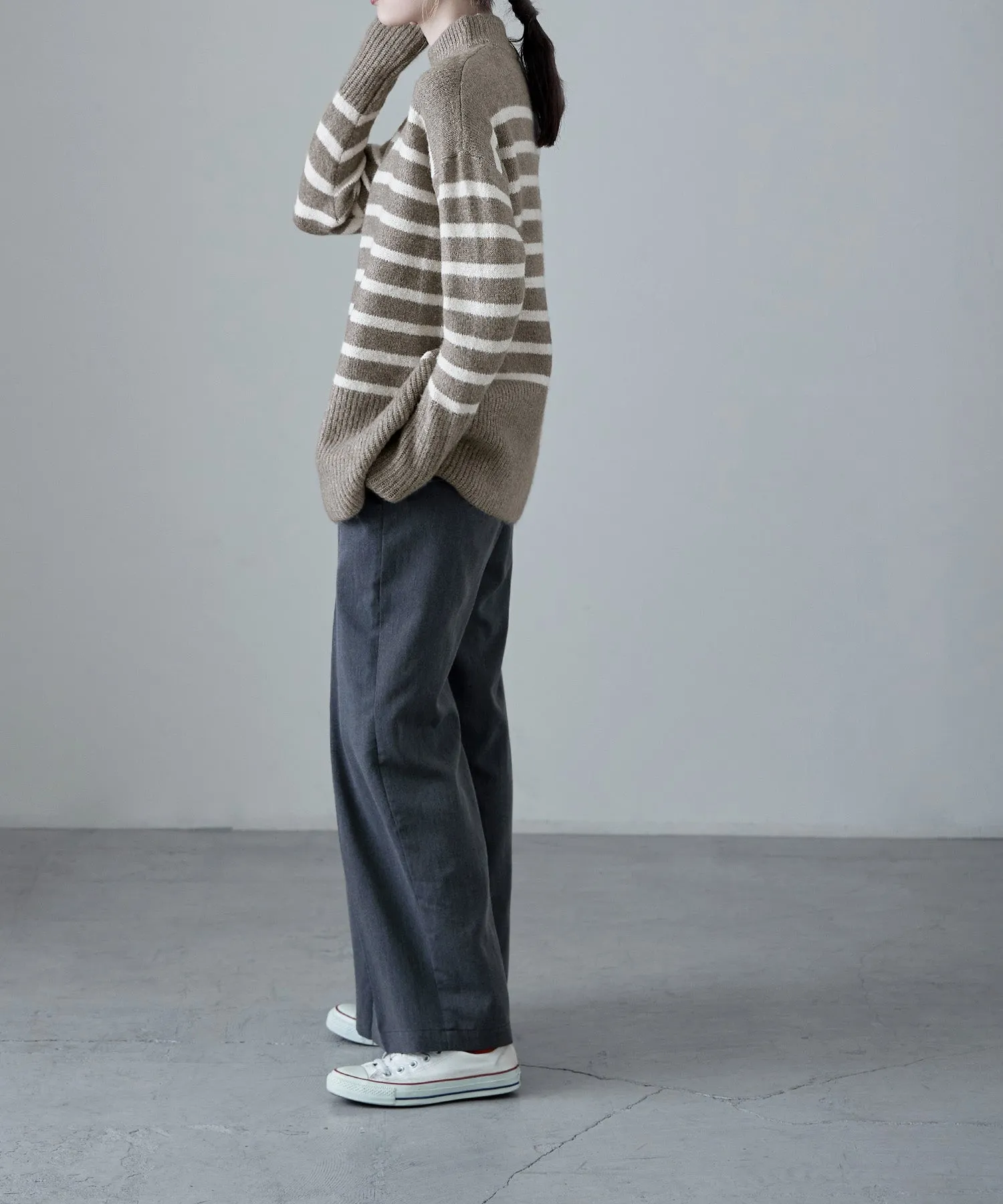 High neck border knit