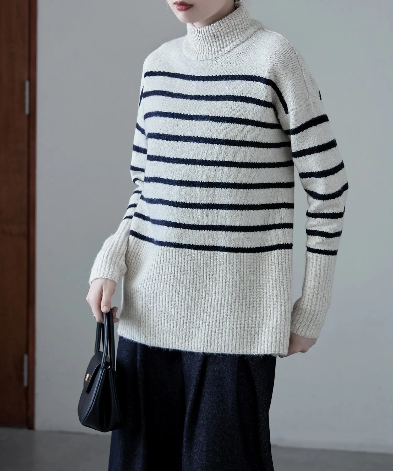 High neck border knit