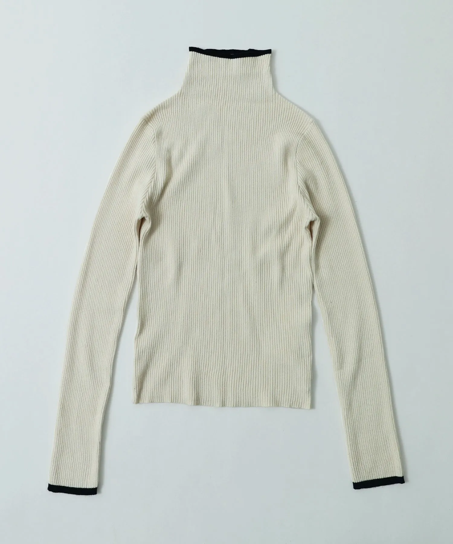 Piping color high neck knit